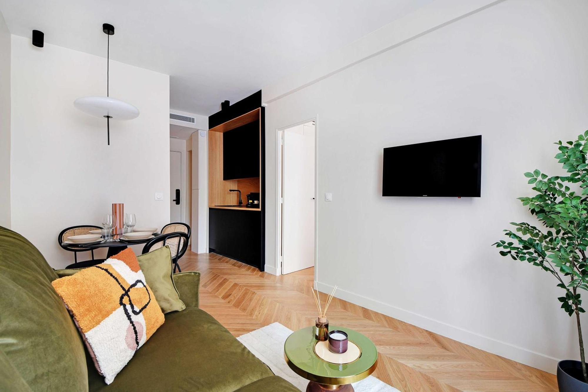 Parisian With Air Conditioning Eiffel Tower Appartement *