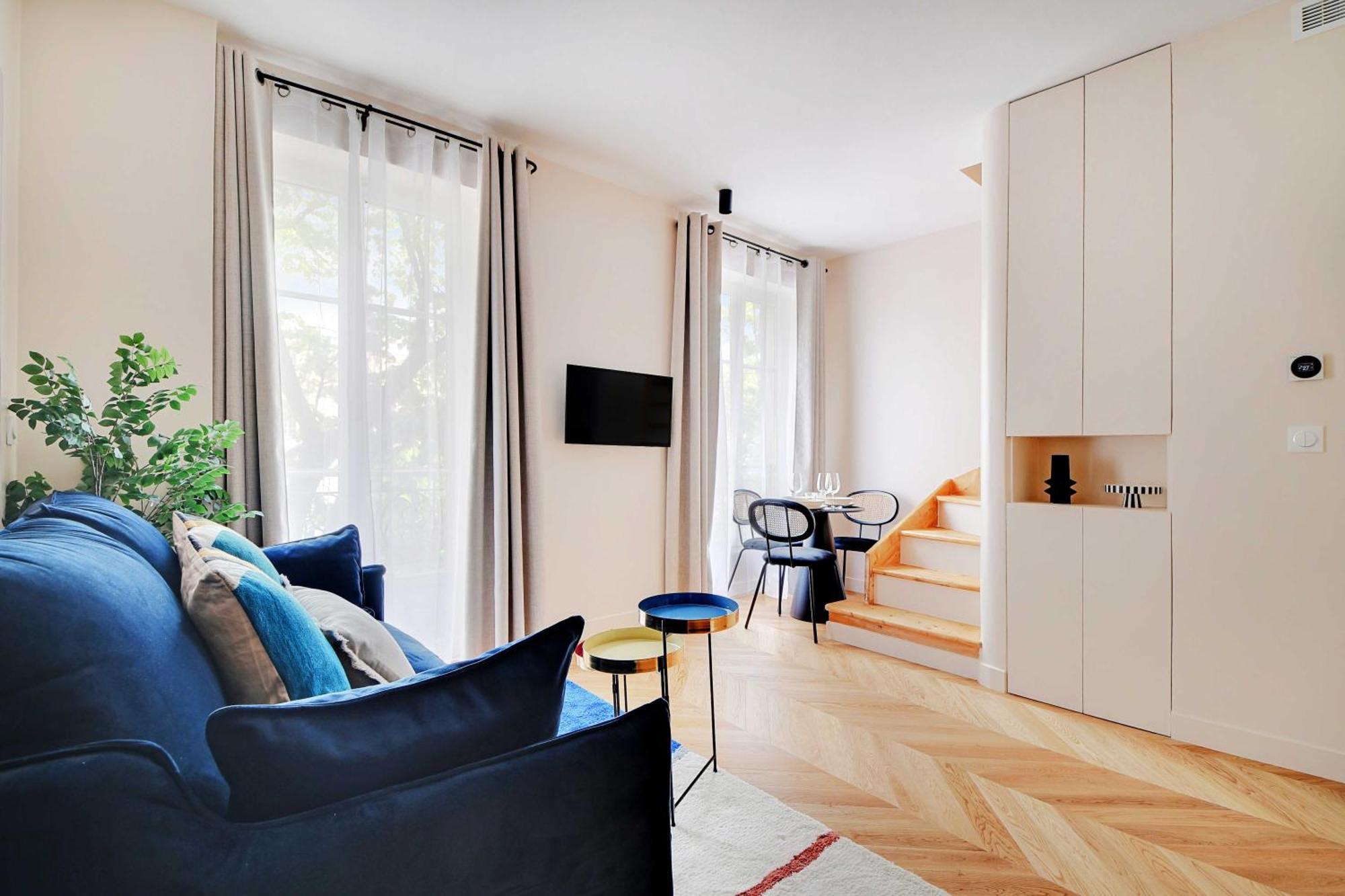 Parisian With Air Conditioning Eiffel Tower Appartement Parijs
