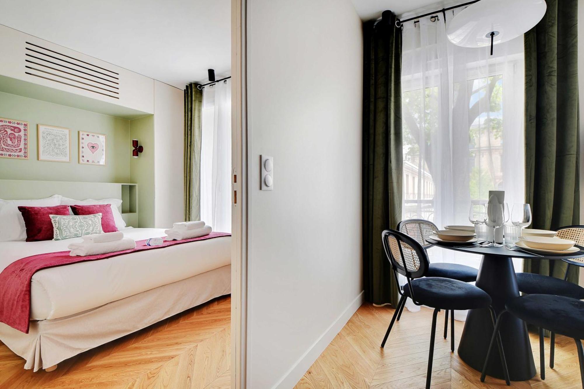 Parisian With Air Conditioning Eiffel Tower Appartement *