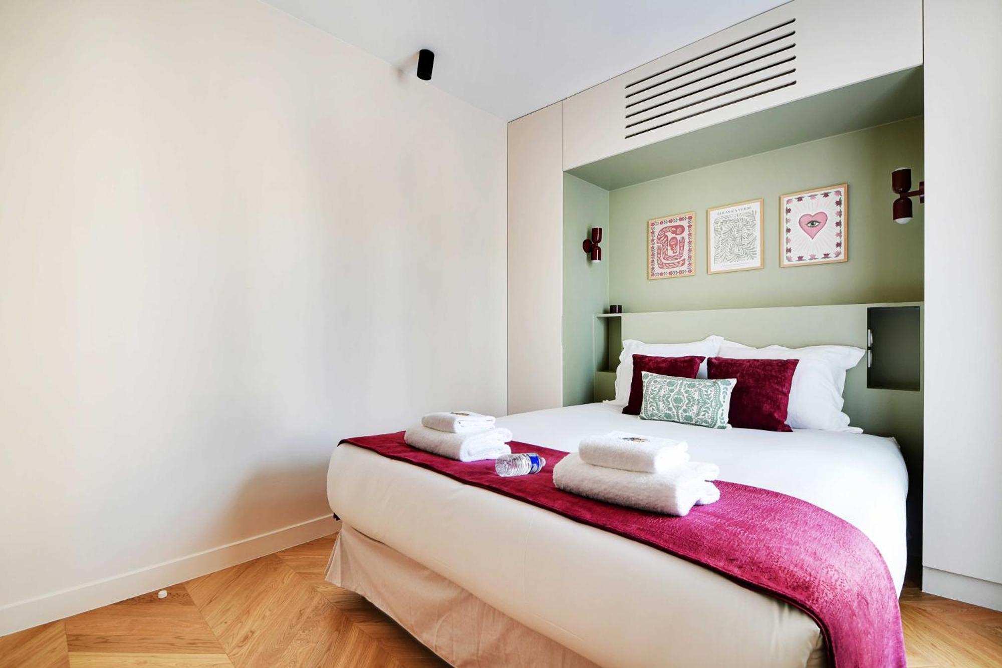 Parisian With Air Conditioning Eiffel Tower Appartement